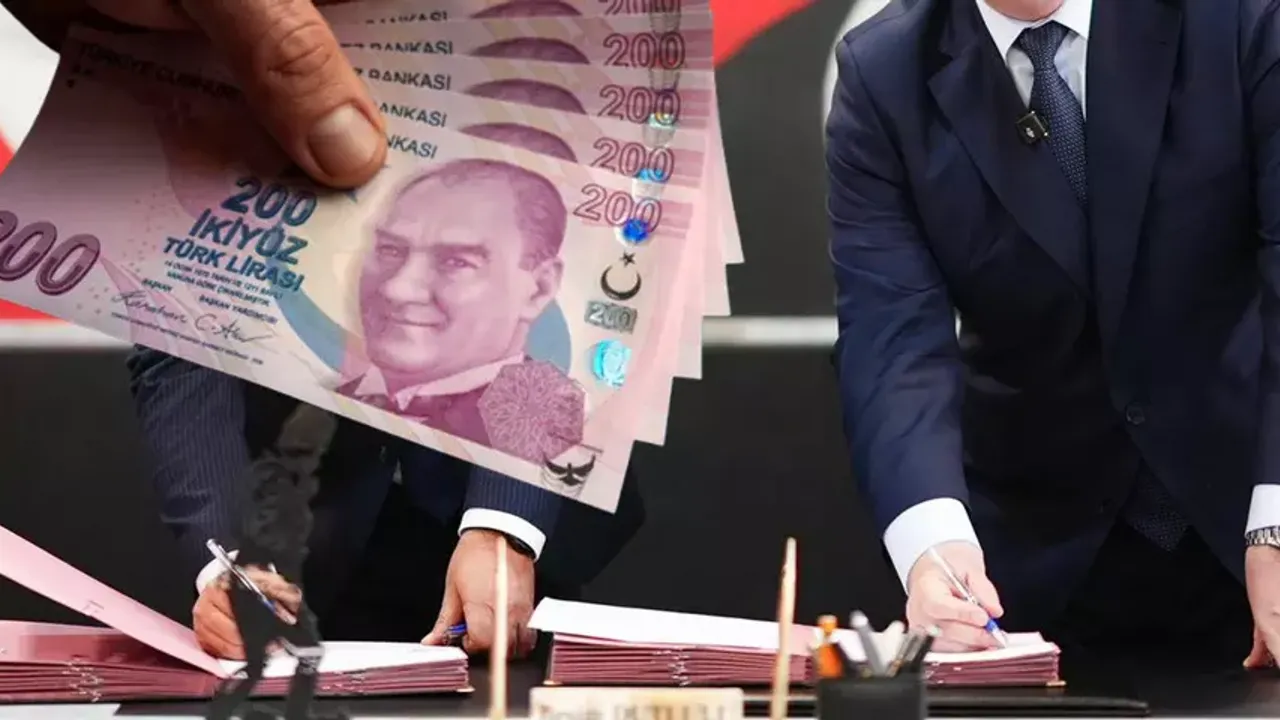 İmzalar atıldı! En düşüklü kadrolu işçi maaşı 80 bin liraya yükseltildi