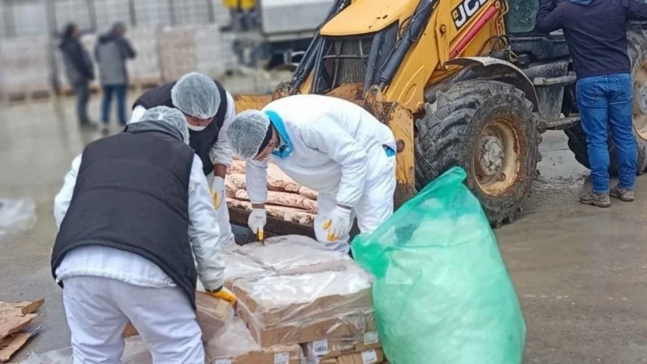 Sakarya'da mide bulandıran olay: Yakalanmasalardı vatandaş yiyecekti!