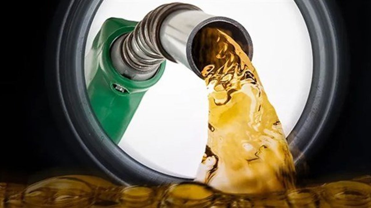 Akaryakıta dev indirim: Benzin ve motorin fiyatları geriledi