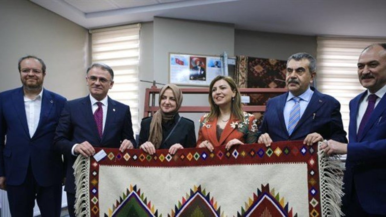 Bakan Tekin: “Bütün çocuklar aynı eğitim hakkına sahiptir”