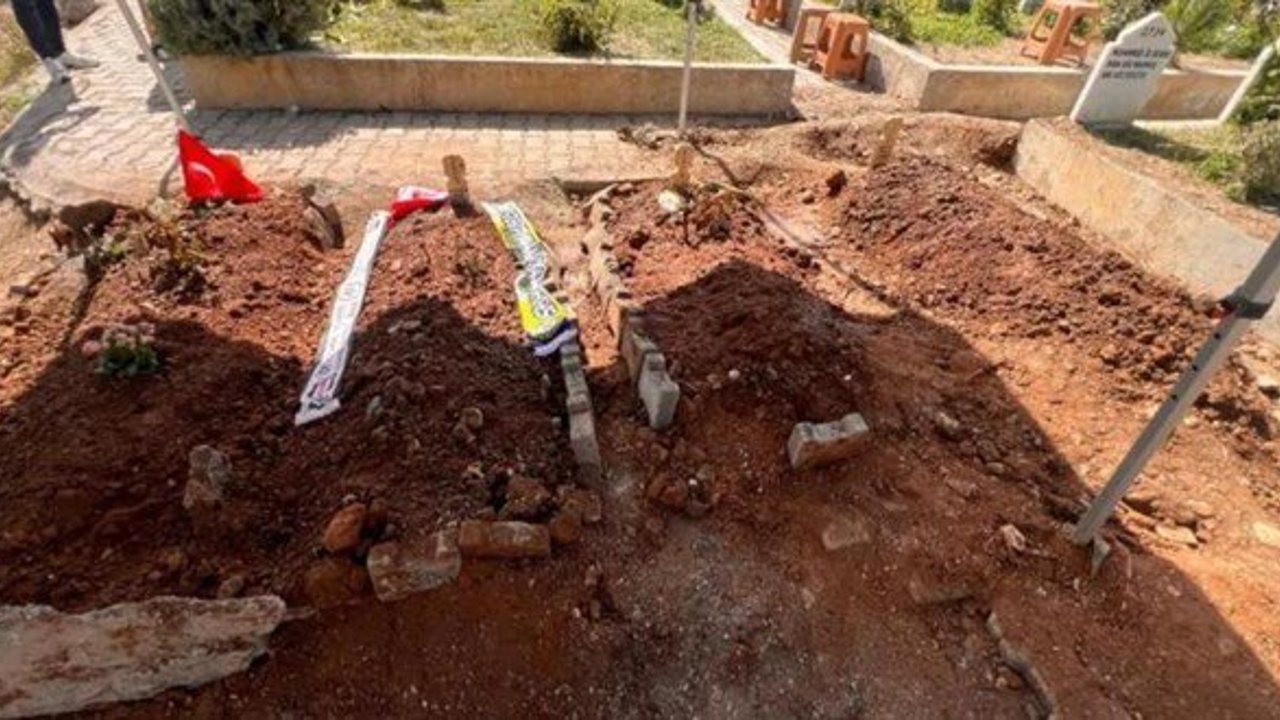 Kahramanmaraş’ta Yürek Yakan Veda: 4 Sınıf Arkadaşı Yan Yana Defnedildi