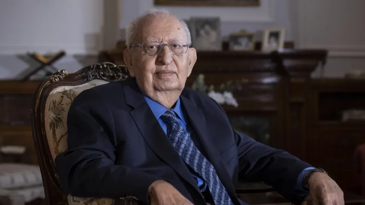 Eski TBMM Başkanı Hüsamettin Cindoruk hayatını kaybetti