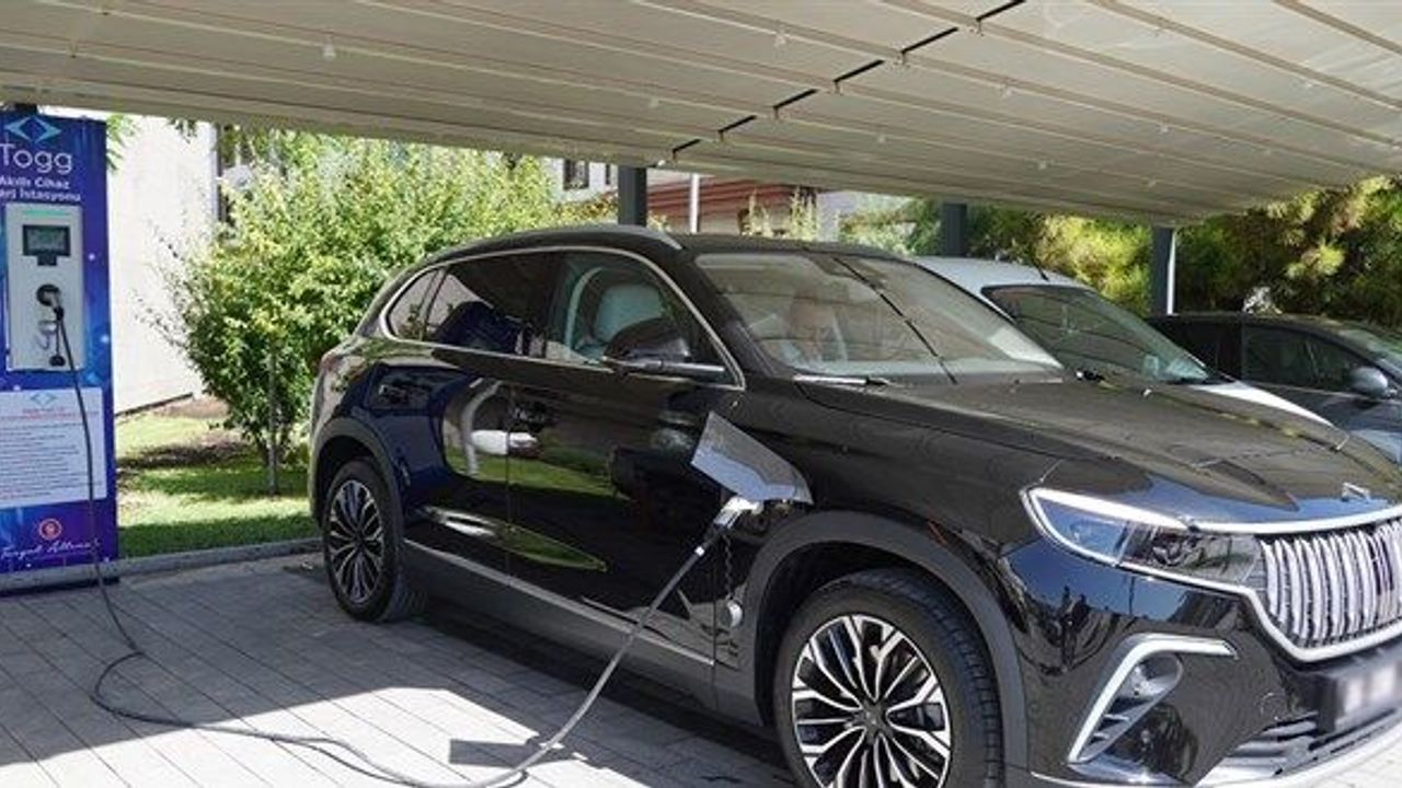 Türkiye otomobil pazarı 2026'nın ilk çeyreğinde daraldı: Hibrit ve elektrikli yükselişte
