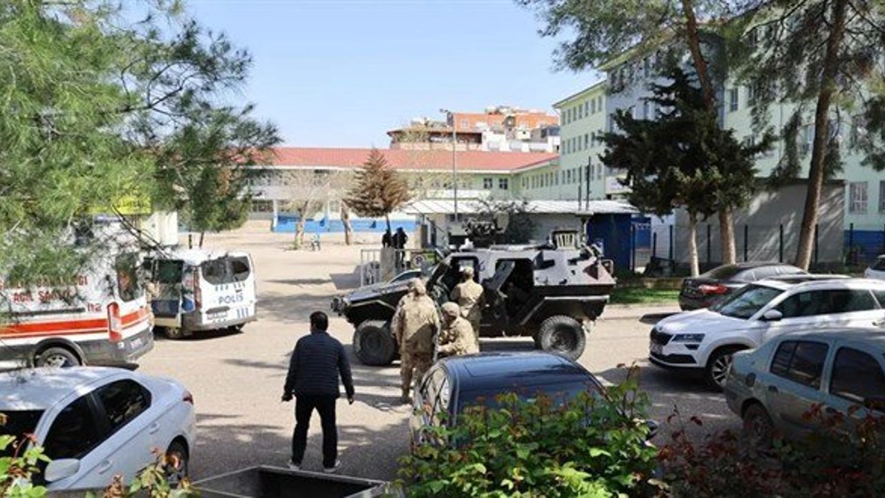Siverek’te liseye silahlı saldırı: 16 yaralı, saldırgan intihar etti