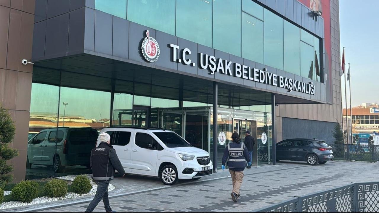 Uşak Belediyesi’nde yeni dalga! Yolsuzluk soruşturmasında 25 gözaltı