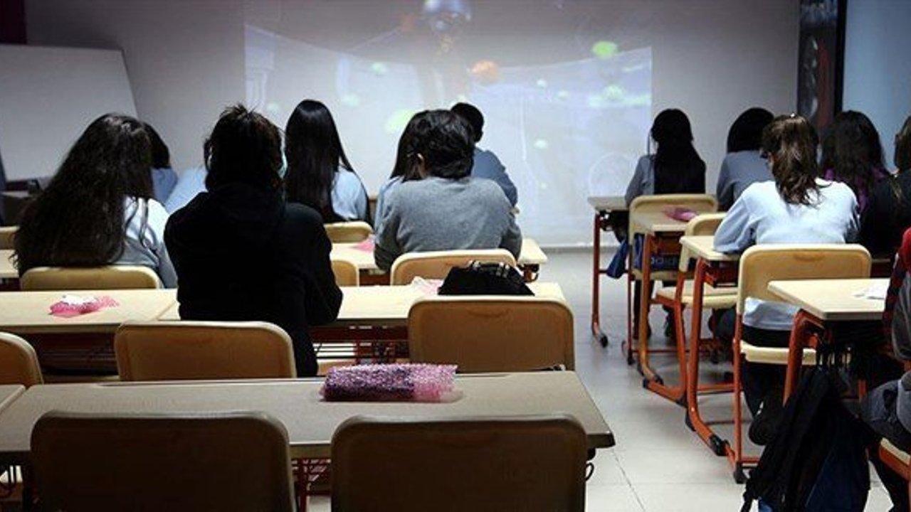 Zorunlu eğitim tartışması alevlendi: “Sorunlu eğitime dönüşmesin” uyarısı