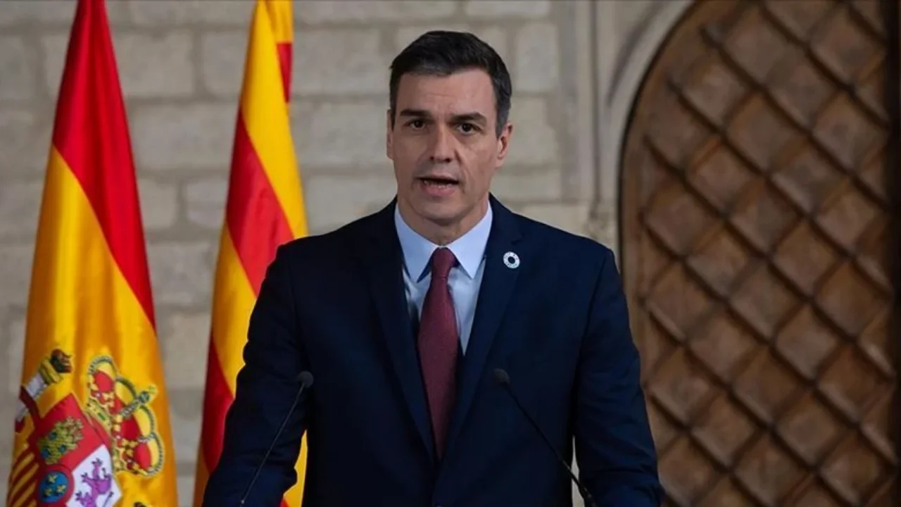 İspanya Başbakanı Pedro Sanchez'i taşıyan uçak Ankara'ya acil iniş yaptı
