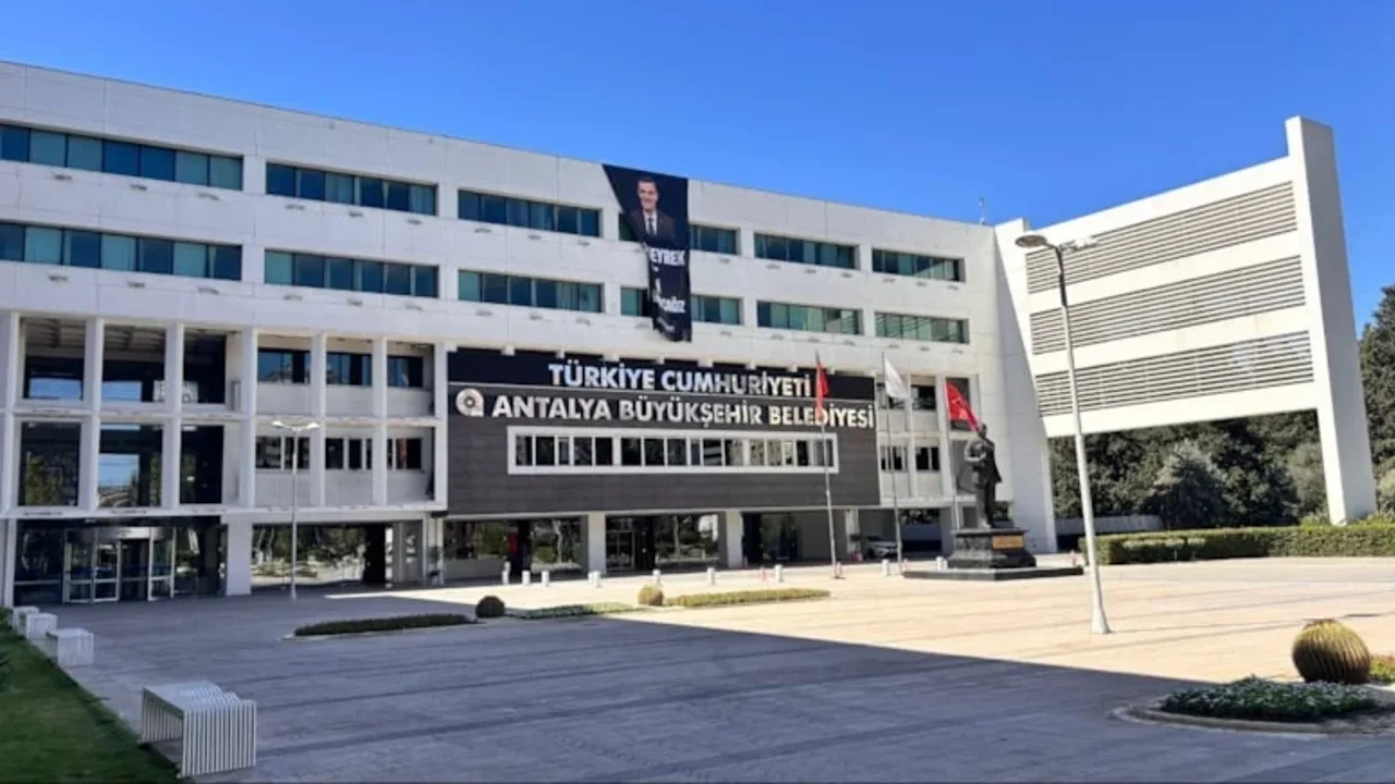 Antalya Büyükşehir Belediyesi Soruşturmasında 14 Tutuklama