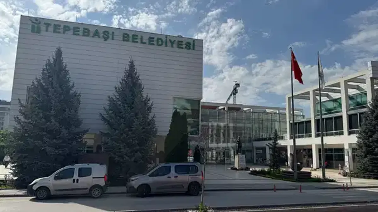 Eskişehir Tepebaşı Belediyesine operasyon: Çok sayıda gözaltı