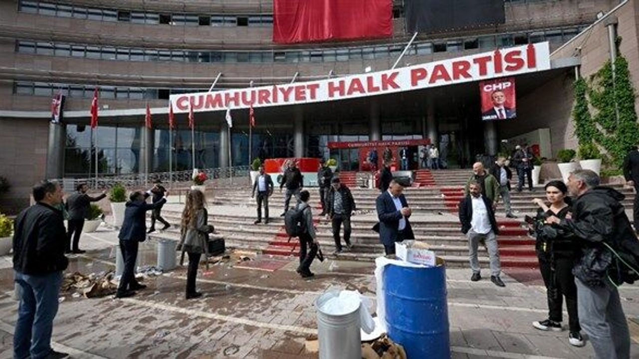 CHP Genel Merkezi’ne ‘Mutlak Butlan’ Kararı Asıldı