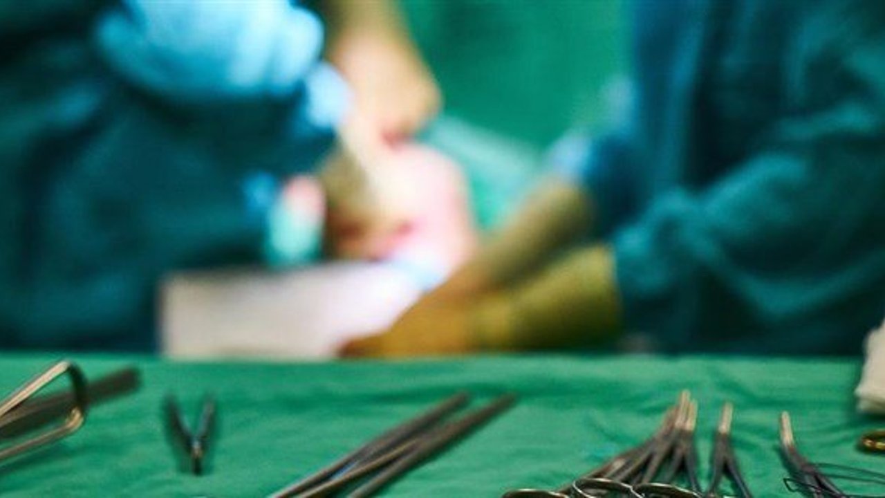 Bıçak parası alan profesör 5 yılla yargılanıyor