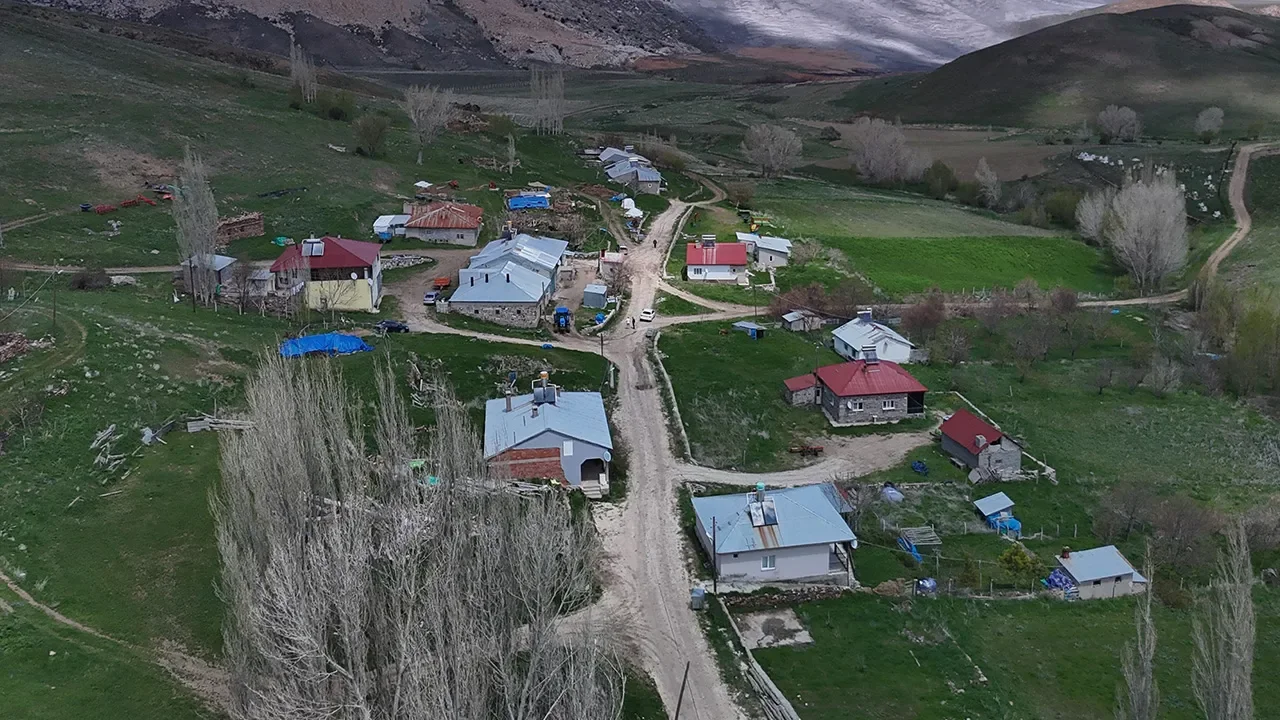 Bu köyde ölüm bile normal değil: Türkiye’nin kabus köyü