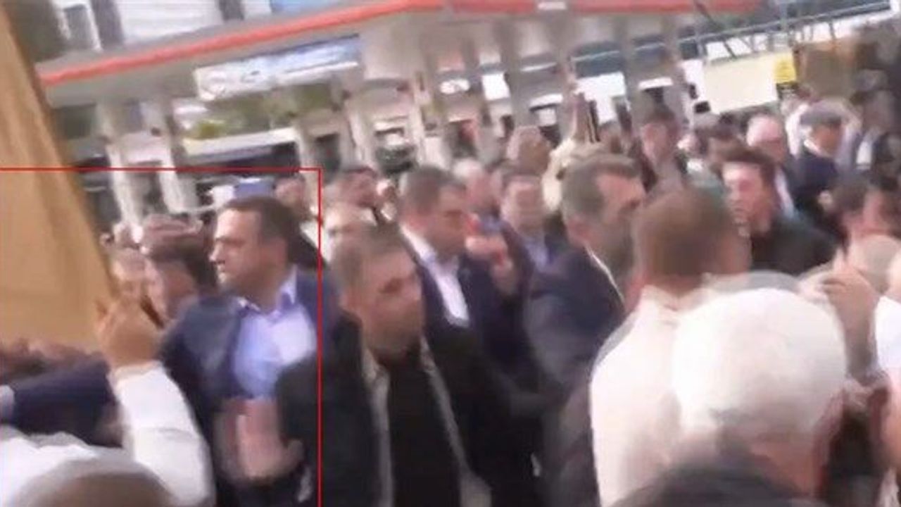 CHP'li Ali Mahir Başarır, CNN Türk Muhabirini Tokatladı