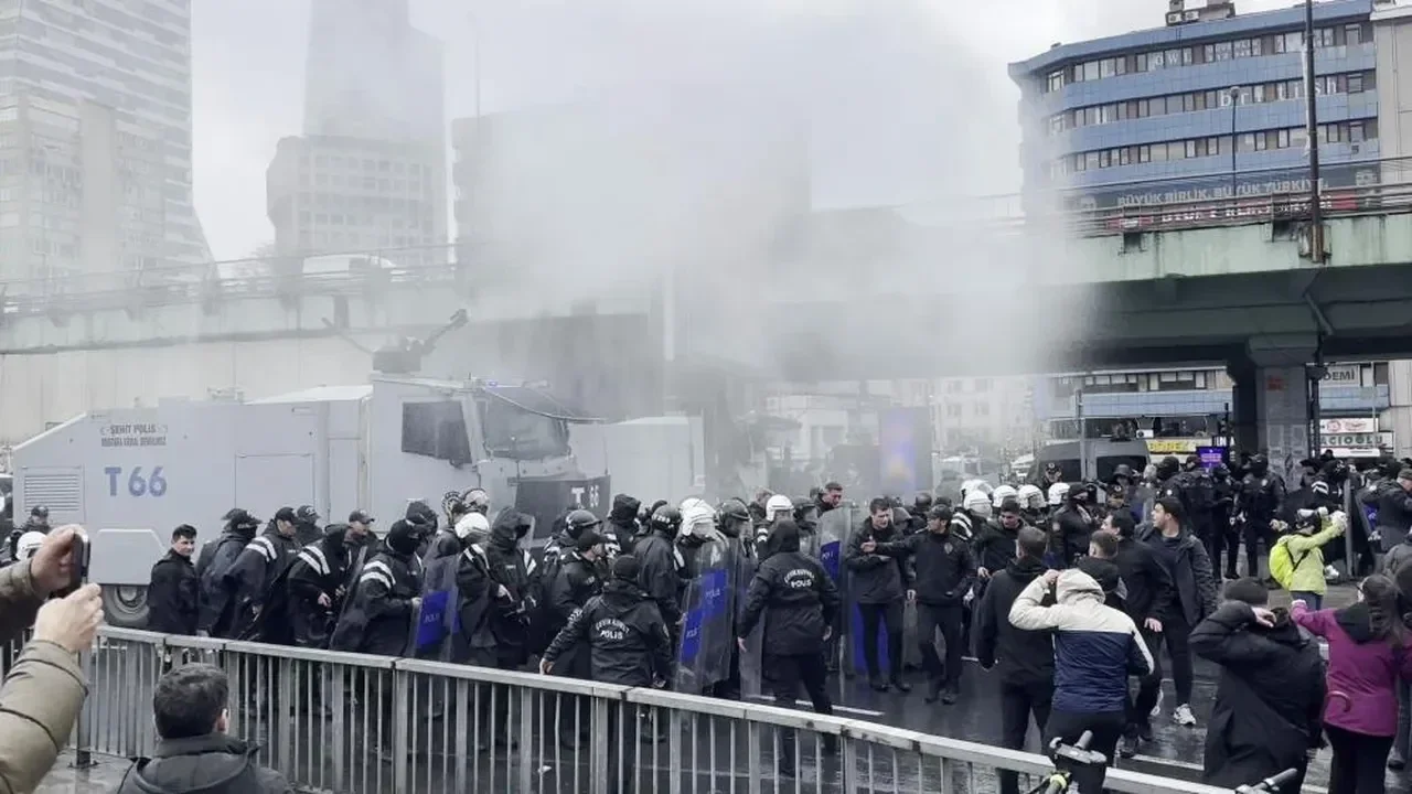 İstanbul'da izinsiz 1 Mayıs kutlamalarına müdahele: 575 kişi gözaltına alındı