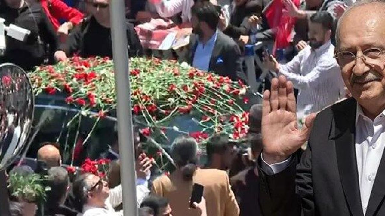 Kemal Kılıçdaroğlu 2,5 Yıl Sonra Yeniden CHP Genel Merkezi'nde
