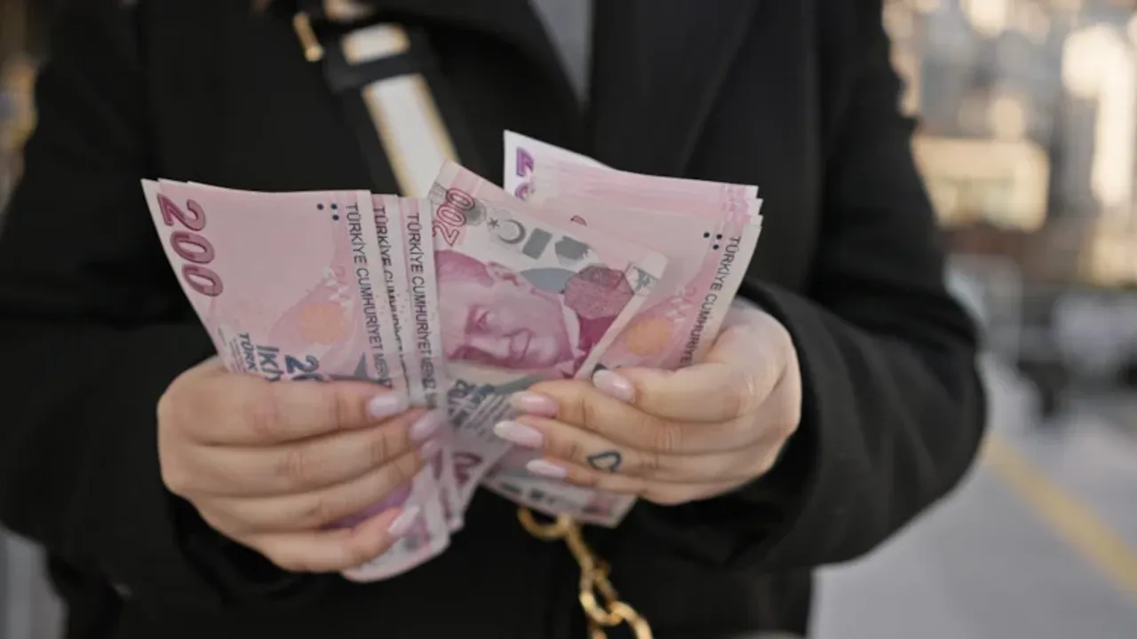 Temmuzda Kim, Ne Kadar Zam Alacak? Emekli ve Memur Maaşlarında Yeni Senaryolar