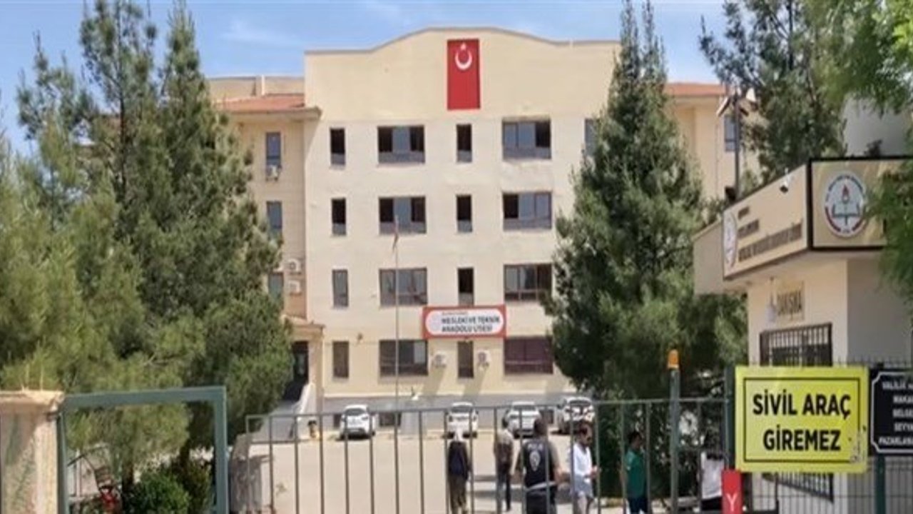 Okul bahçesinde fenalaşan lise öğrencisi hayatını kaybetti