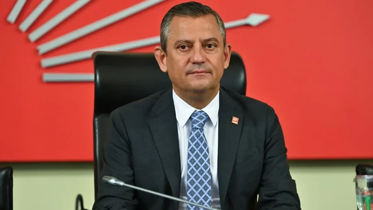 Özgür Özel’den “Mavi valiz” iddialarına yanıt: “Silinen mesajlarda lehimize detaylar var”