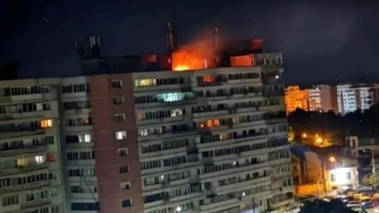 Savaş NATO sınırına dayandı: Rus İHA’sı Romanya’da apartmana isabet etti