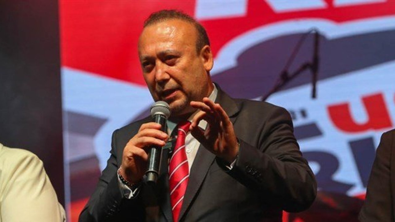 Özkan Yalım’dan Dikkat Çeken İddialar: “Özgür Özel WhatsApp’tan Para İstedi”