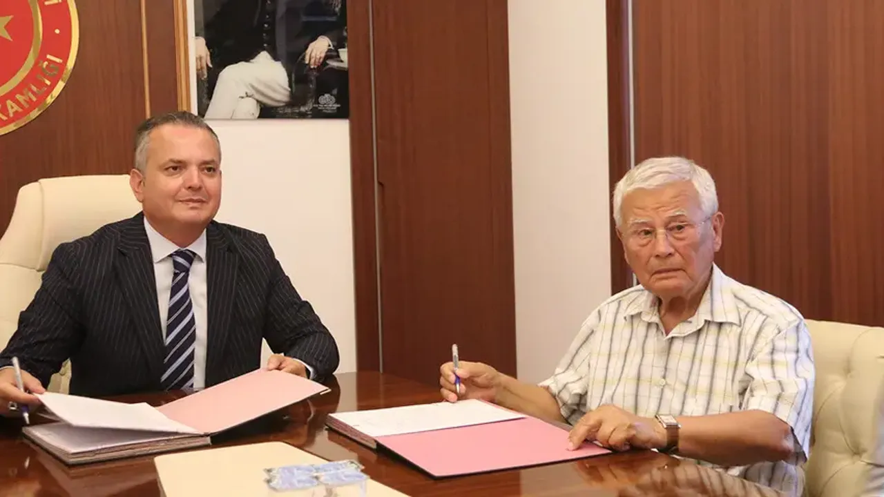 Annesine verdiği sözü tuttu: 500 milyon TL’lik servetini eğitime bağışladı