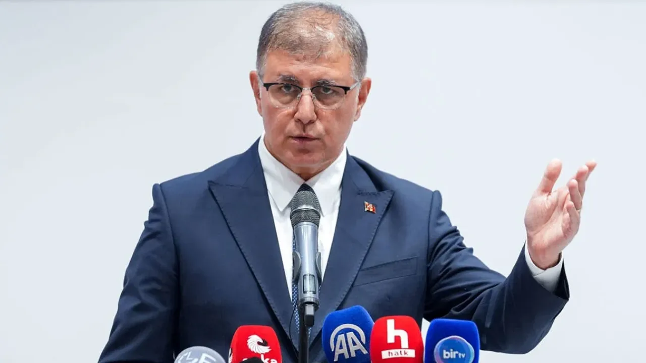 CHP'nin Kalesi İzmir'de Siyasi Deprem: Cemil Tugay CHP'den İstifa Etti