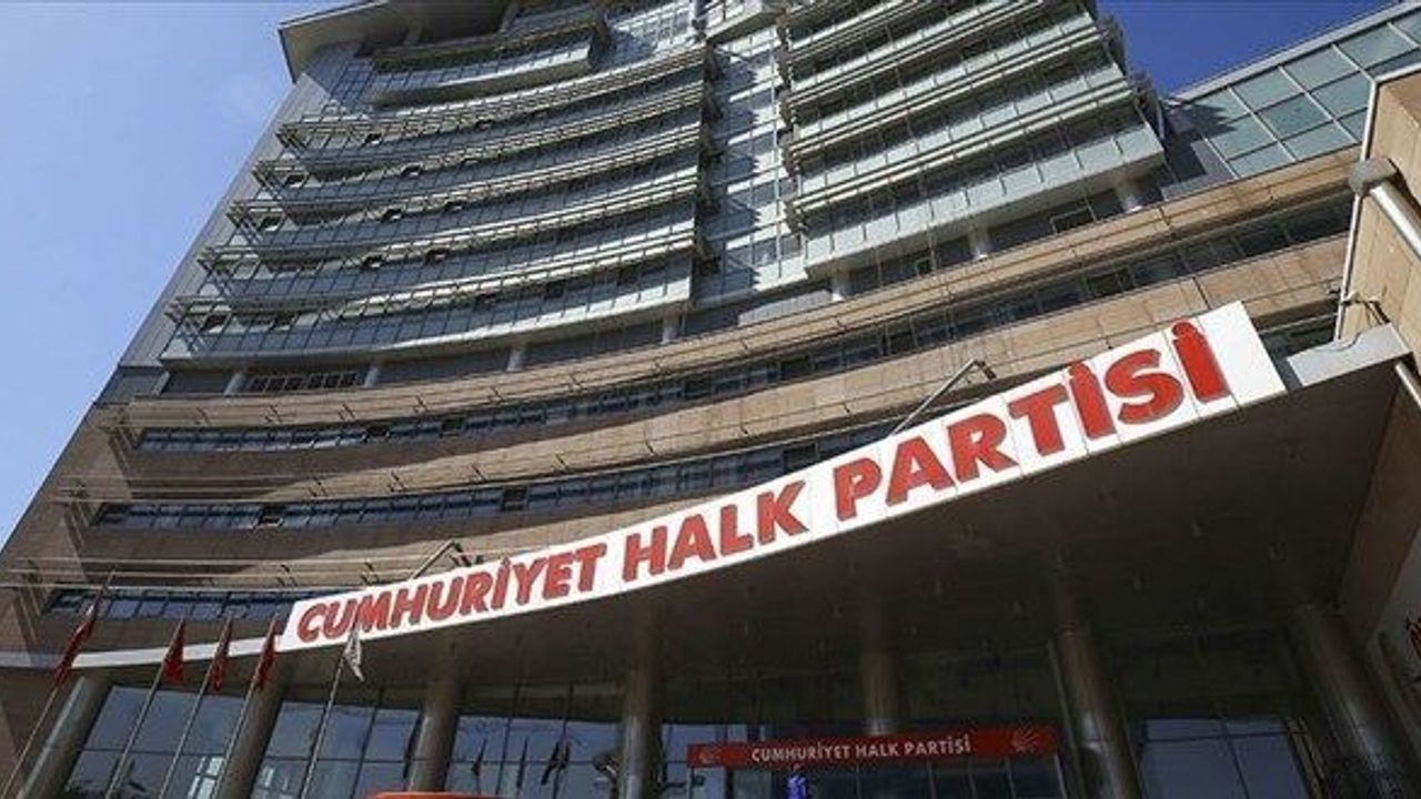 CHP'de gözler grup toplantısında: Liderlik tartışması Meclis