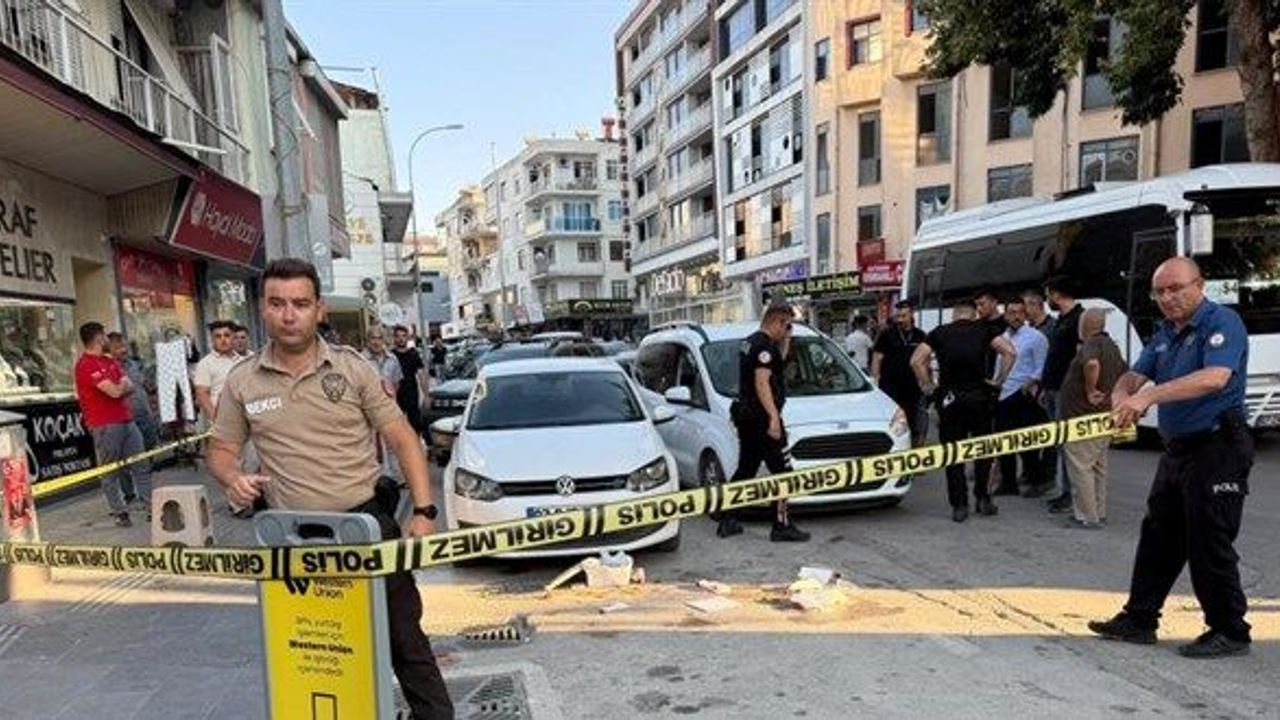 Doğum günü pastası aldığı sırada silahlı saldırıya uğradı