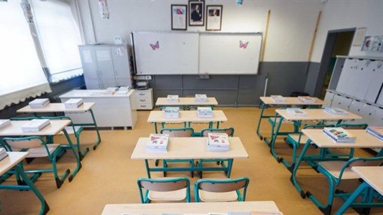 Okullarda yeni dönem: Müfredat ve ders kitapları değişiyor