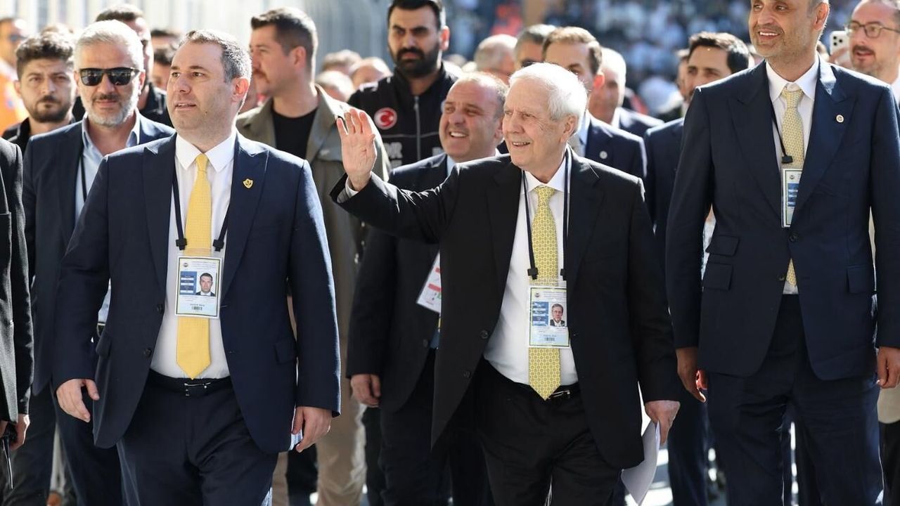 Fenerbahçe'nin yeni başkanı Aziz Yıldırım