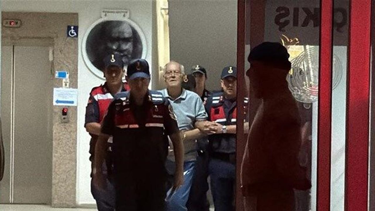 Kuşadası'ndaki kooperatif operasyonunda 3 kişi tutuklandı