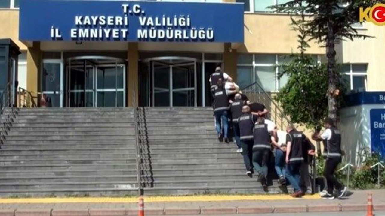 Yapay Zekayla Sınav Sahteciliğine Operasyon: 6 İlde 20 Gözaltı