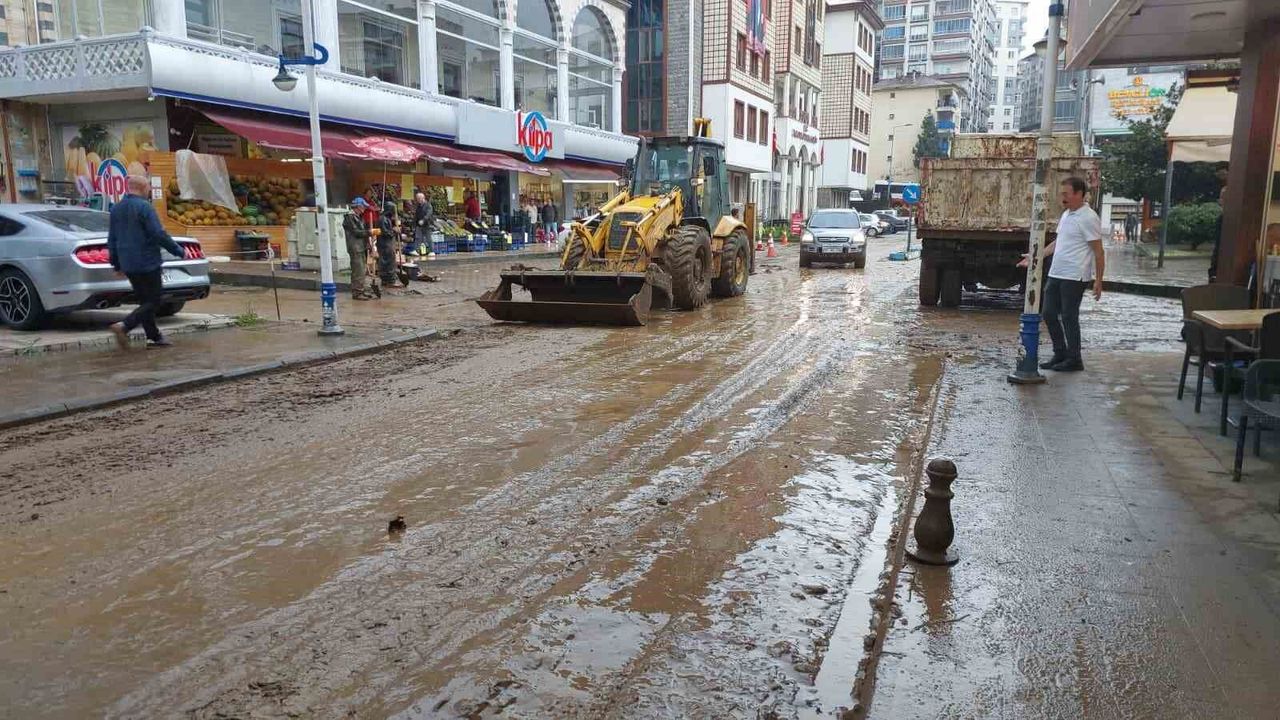 Rize'de Sel ve Heyelanın Ardından Hasar Tespiti Başladı