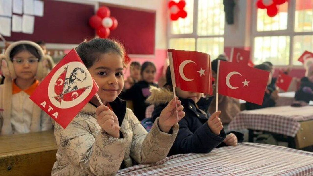MEB’den yeni eğitim yılı kuralları: Cep telefonu ve veli ziyaretleri