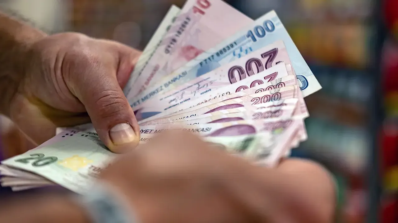Milyonların maaş hesabı değişti: Memura üçlü zam formülü devrede
