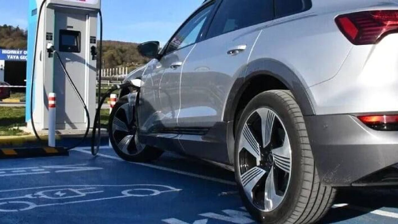 Trafikte elektrikli araç patlaması: Sayı 472 bini aştı
