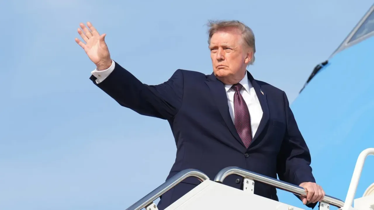 ABD'de Yaz Saati Krizi Trump Senatörün Numarasını Paylaştı