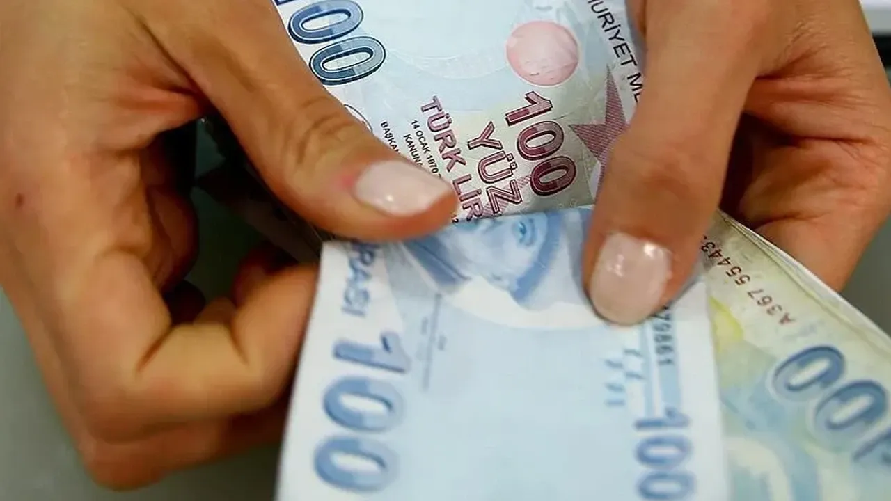 Yaşlı ve engelli aylıkları için ödemeler hesaplara geçiyor