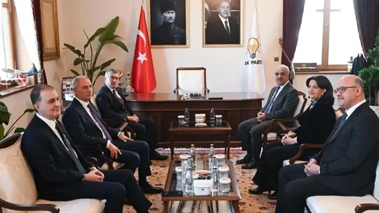 DEM Parti heyeti ile AK Parti sürecin aşamasını görüştü