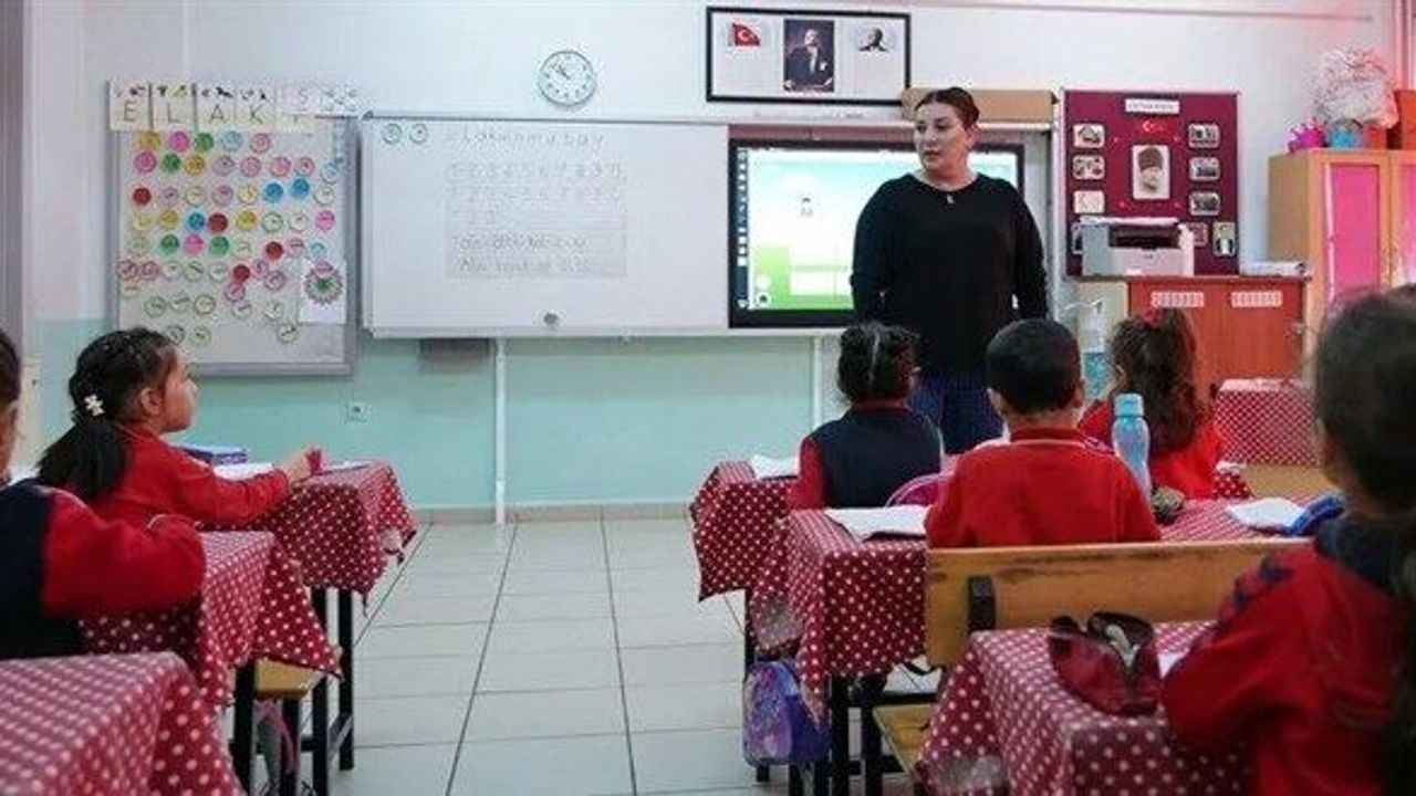 MEB 24 Kasım genelgesi: Öğretmenler yemin edip belge alacak