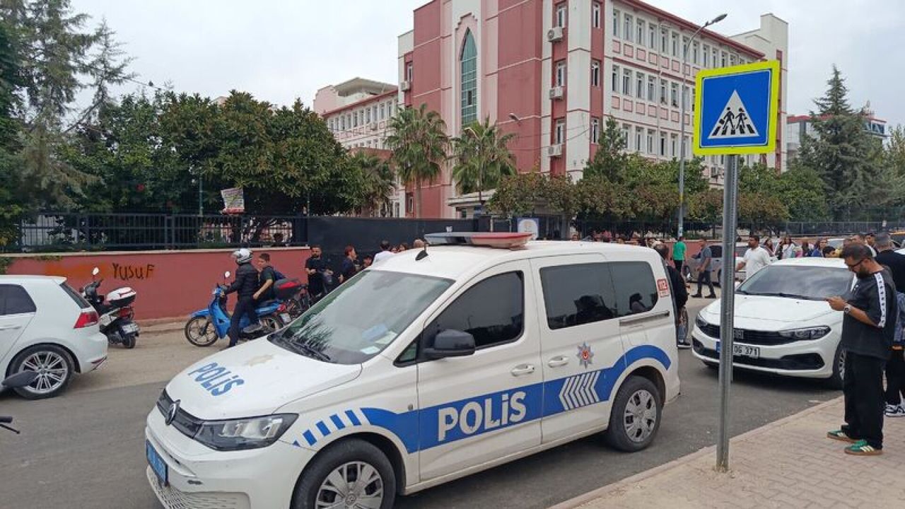Adana'da ortaokulda dehşet: Kız öğrenci tartıştığı hemcinsini bıçakladı