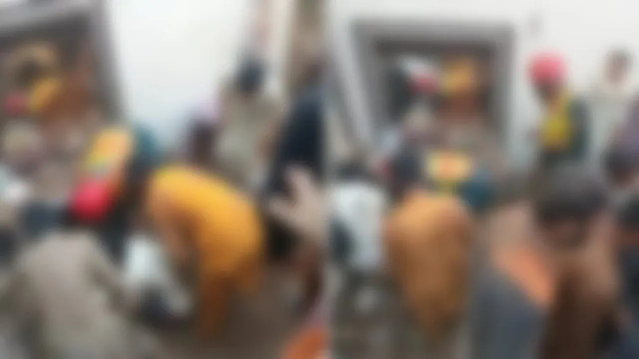 Okulun çatısı çöktü: 28 kişi yaşamını yitirdi