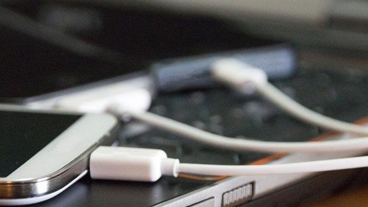 Resmi Gazete'de yayımlandı: Şarj aletleri ve USB Tip-C kablolara yeni kurallar