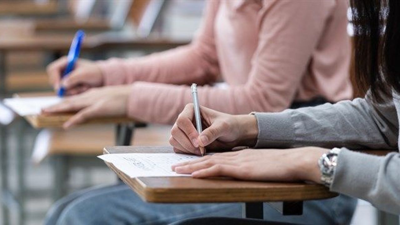 Üniversitelerde test sınavı dönemi tamamen kapanıyor mu?