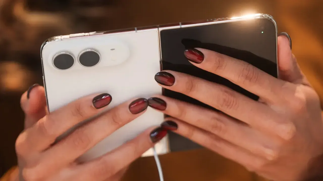 iPhone Duo satışa çıktı, Apple daha büyük ekran için harekete geçebilir