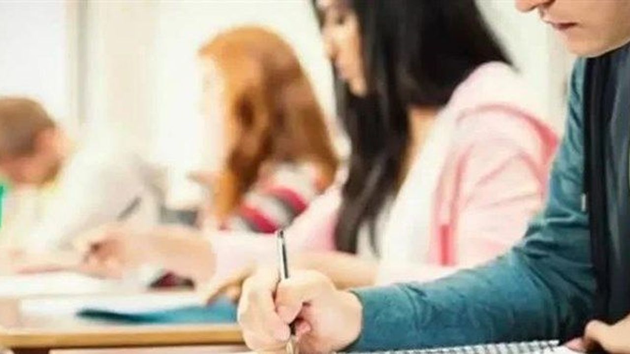 Üniversite mezunlarında beyin göçü yükseldi: Zirvedeki ülke belli oldu