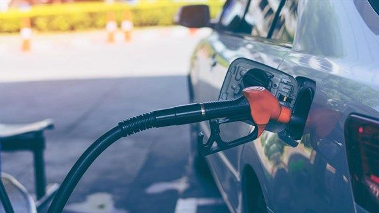 Benzine 4,15 TL, motorine 3,60 TL ÖTV zammı beklentisi