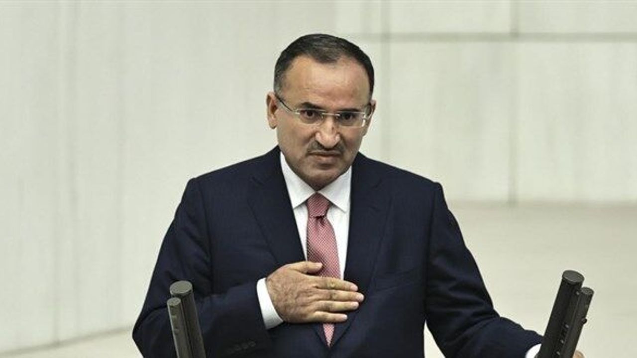 TBMM Başkanvekili Bekir Bozdağ görevinden istifa etti
