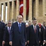 Cumhurbaşkanı Erdoğan Anıtkabir'i ziyaret etti: "Menfur planlara müsaade etmiyoruz"