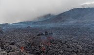 Etna yanardağı lav püskürtmeye devam ediyor